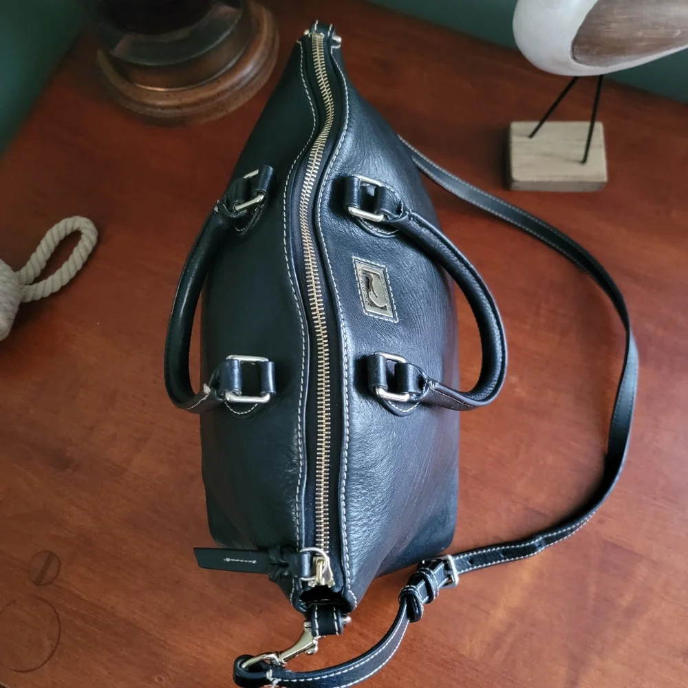 Dooney & Bourke Dillen Domed Satchel Black Pebbled Leather Crossbody Y2K